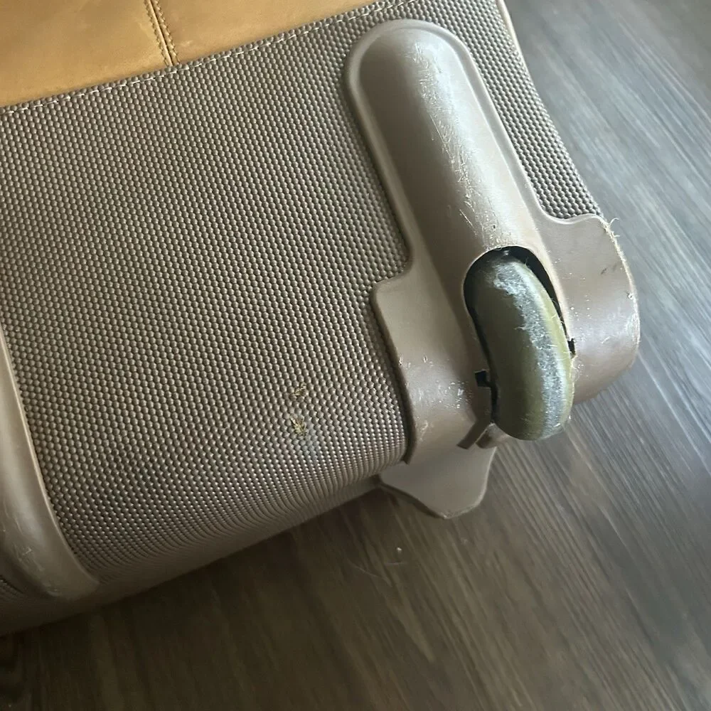 Solo New York Walker Brown Camel Leather Briefcase Laptop Rolling Travel Bag
